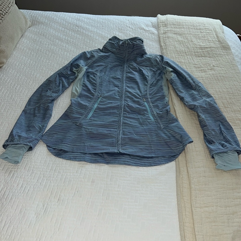 Unique Lululemon wind Resistant Jacket with hood